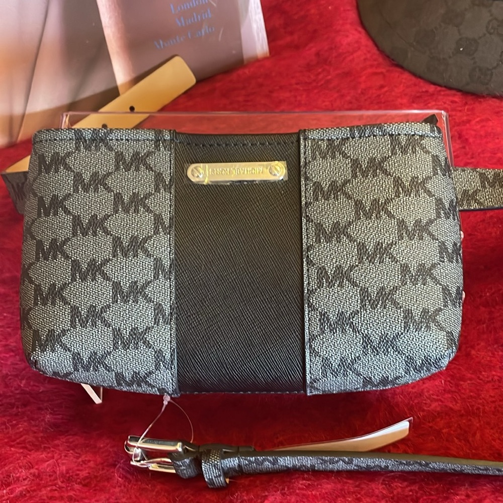 Michael Kors Women's BLACK /GRAY / silver Jet Set Fanny Pack Belt Bag SZ S/M